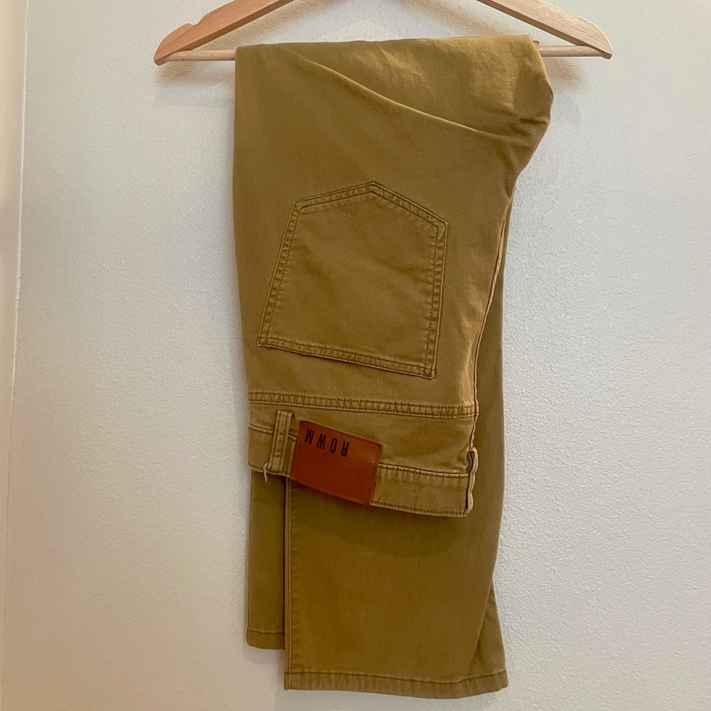 Men’s Rowm tan chino pants